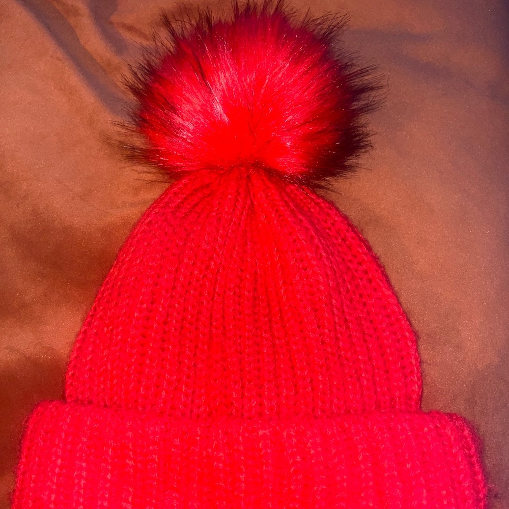 COPY - TOPSHOP Red Pom Beanie Zara